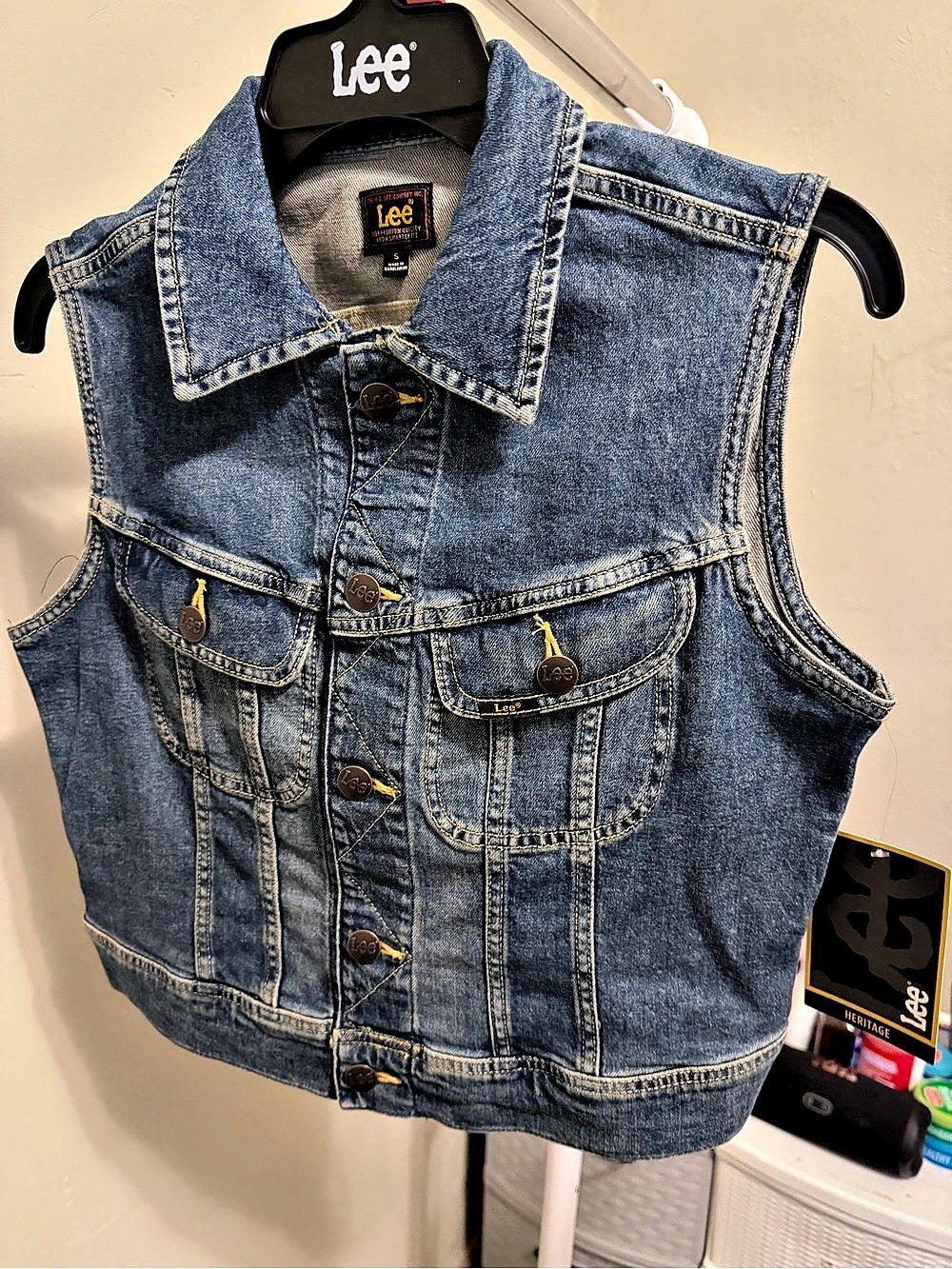 Lee Women's Heritage Cropped Rider Denim Vest Blue